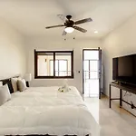 El Faro 304 Coral Penthouse